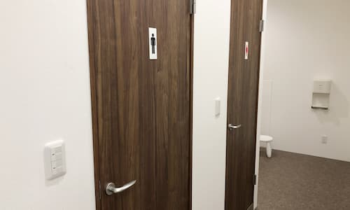 男女別のトイレ